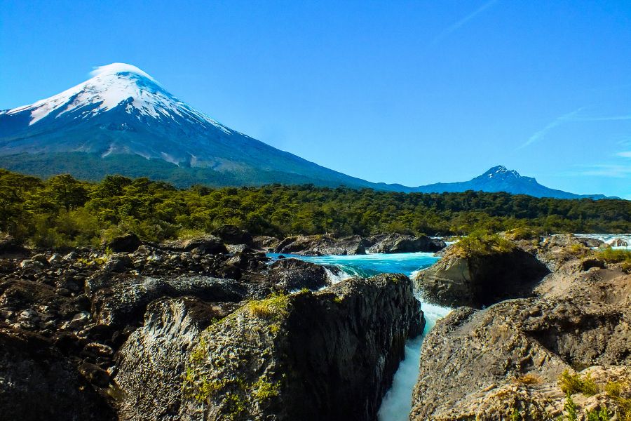 Choosing the Best Rental Car for Your Trip to Puerto Montt's National Parks